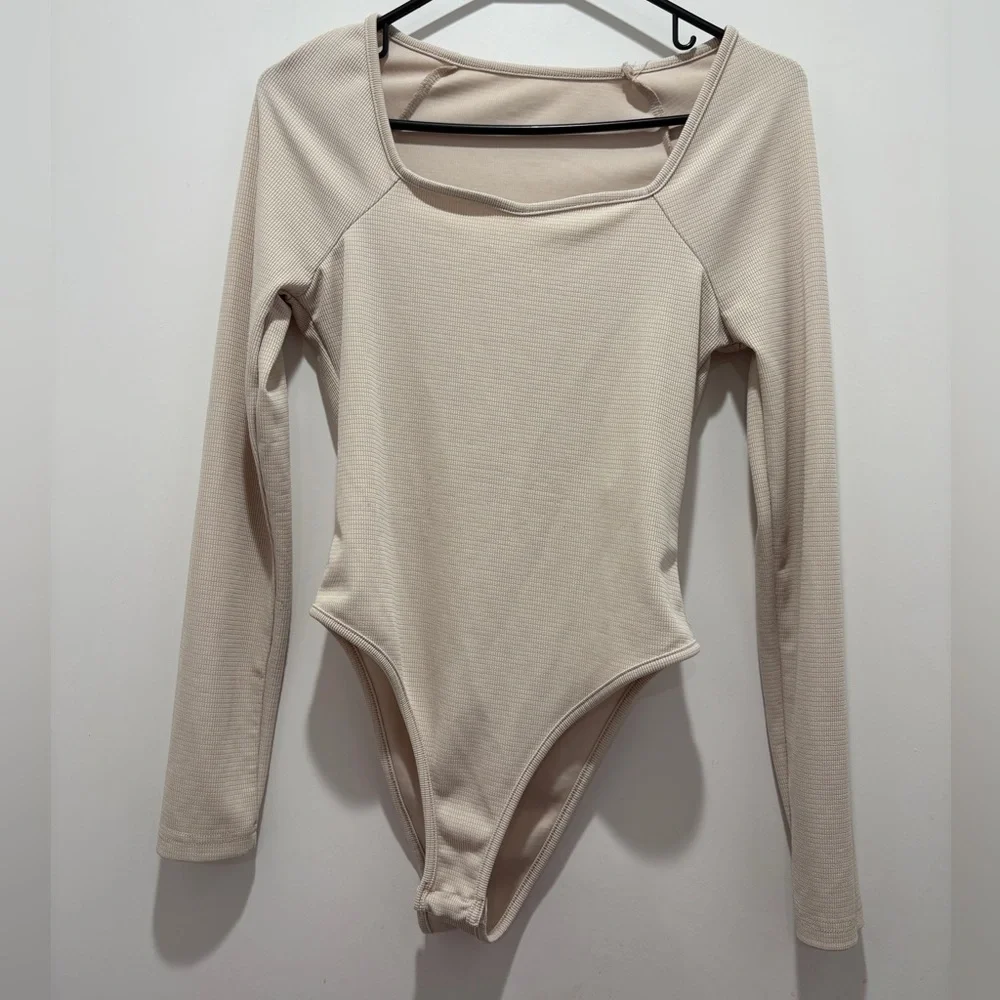 Beige bodysuit - Picture 2 of 2